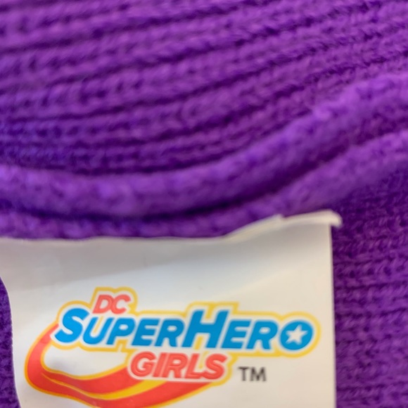 DC Superhero Girls Purple w/ Yellow Batman Skull Cap - Picture 2 of 4